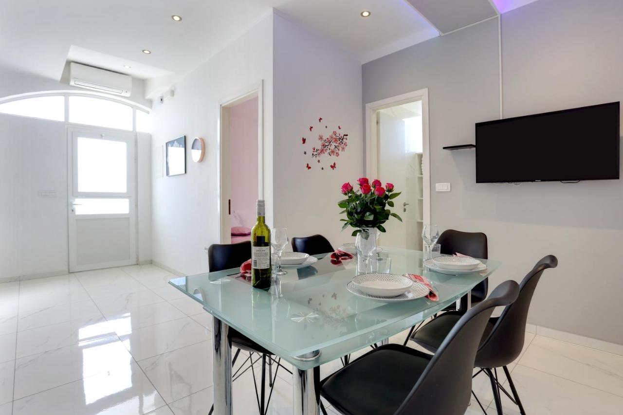 Adorable Apartment Ena Каштела Екстер'єр фото