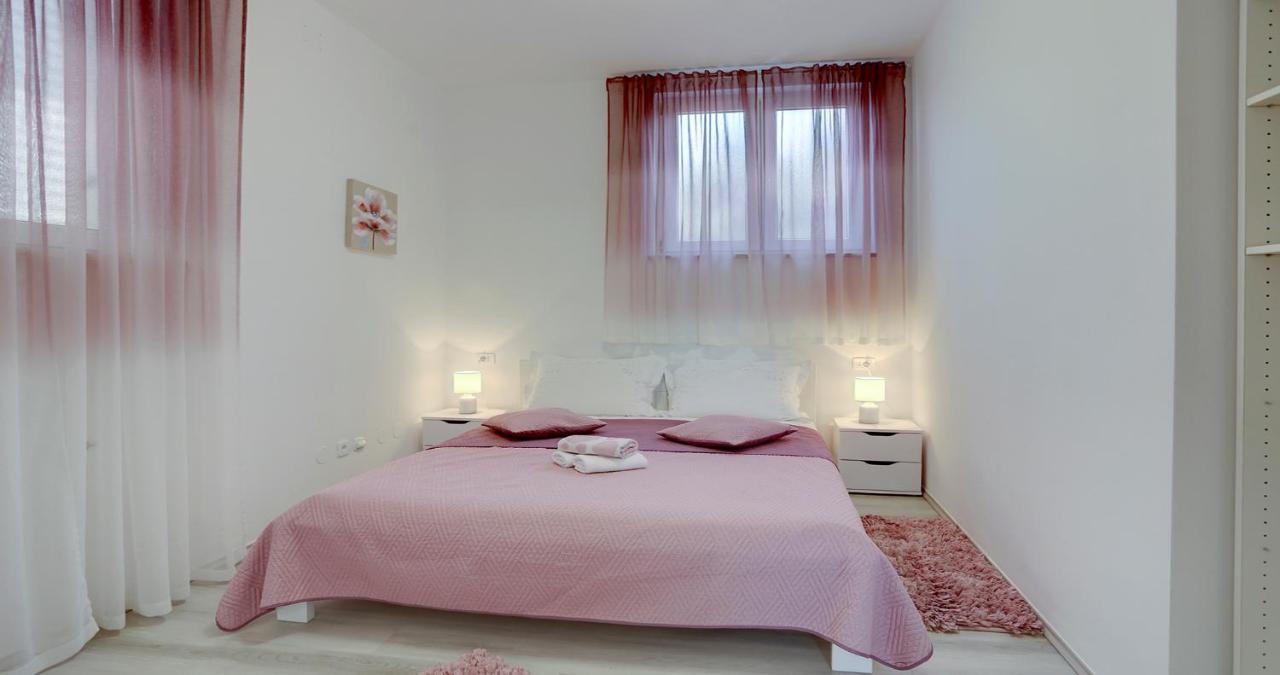 Adorable Apartment Ena Каштела Екстер'єр фото