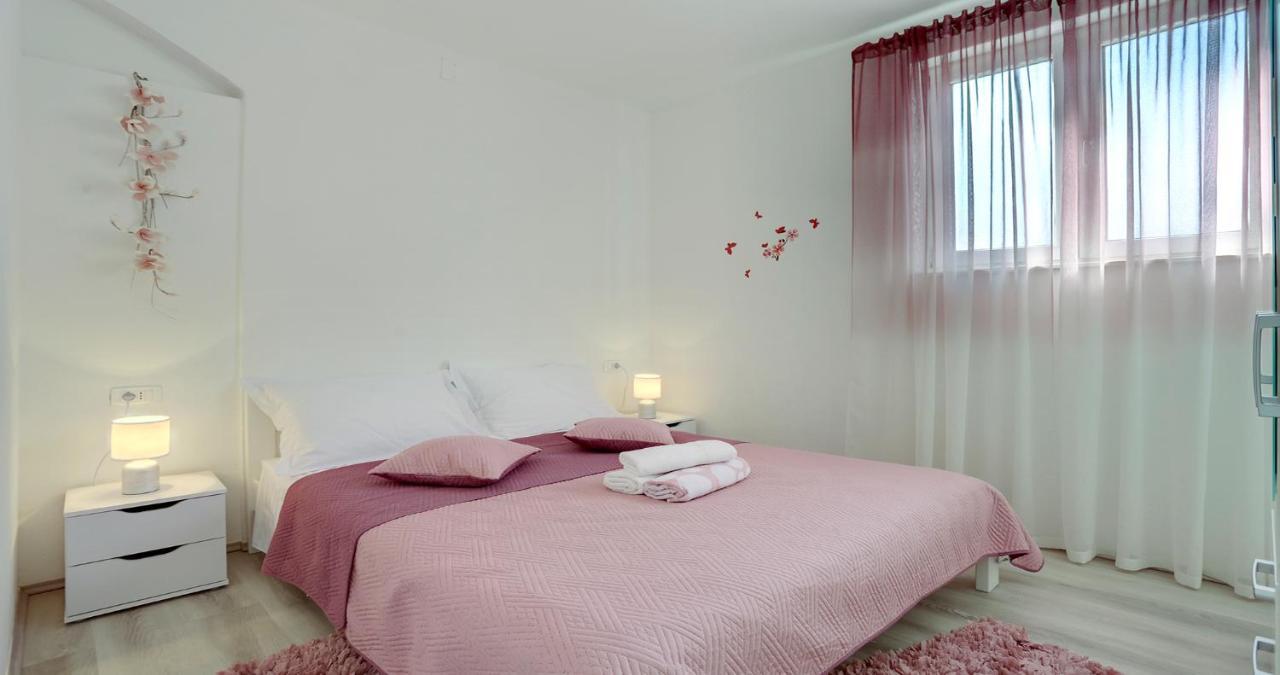 Adorable Apartment Ena Каштела Екстер'єр фото